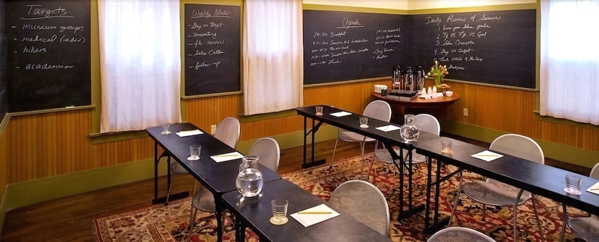 Imagen de los interiores del Hotel The Porches Inn At Mass Moca. Foto 16