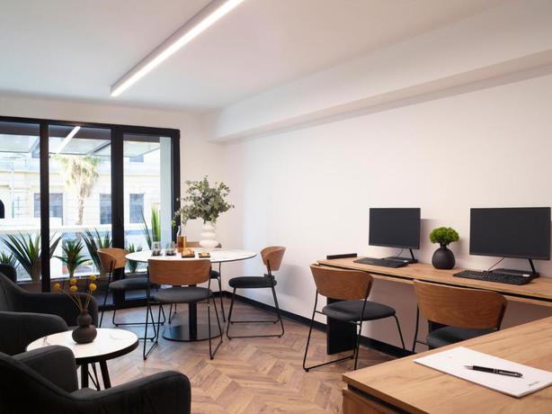 Imagen de los interiores del Hotel The Port Square. Foto 13