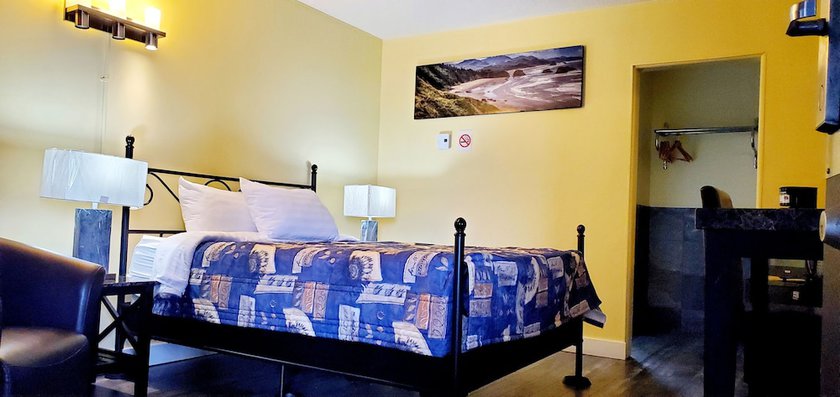 Imagen de la habitación del Hotel The Port-O-Call Inn and Suites. Foto 3