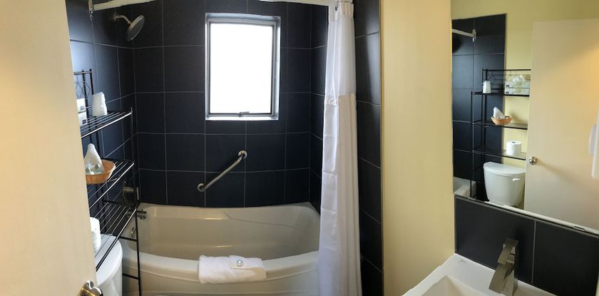 Imagen de la habitación del Hotel The Port-O-Call Inn and Suites. Foto 9