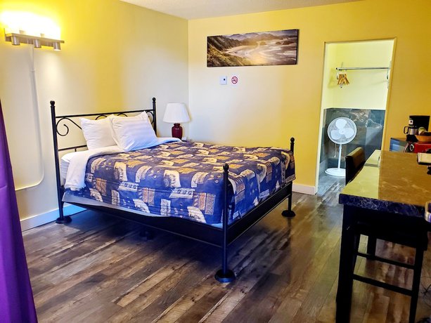 Imagen de la habitación del Hotel The Port-O-Call Inn and Suites. Foto 10