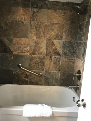 Imagen de la habitación del Hotel The Port-O-Call Inn and Suites. Foto 18
