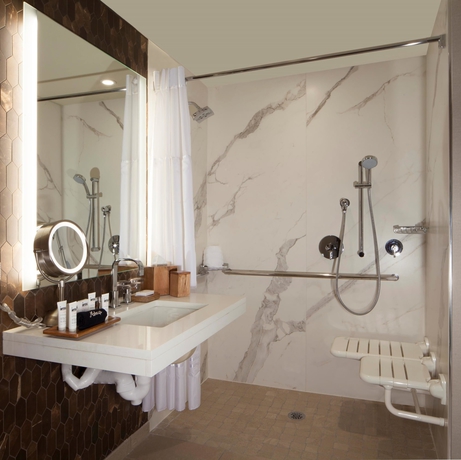 Imagen de la habitación del Hotel The Porter Portland, Curio Collection By Hilton. Foto 15