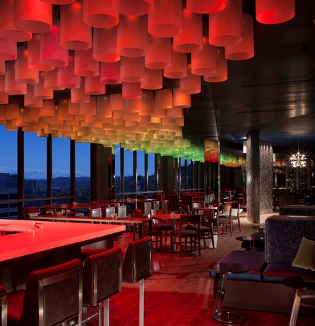 Imagen del bar/restaurante del Hotel The Porter Portland, Curio Collection By Hilton. Foto 11