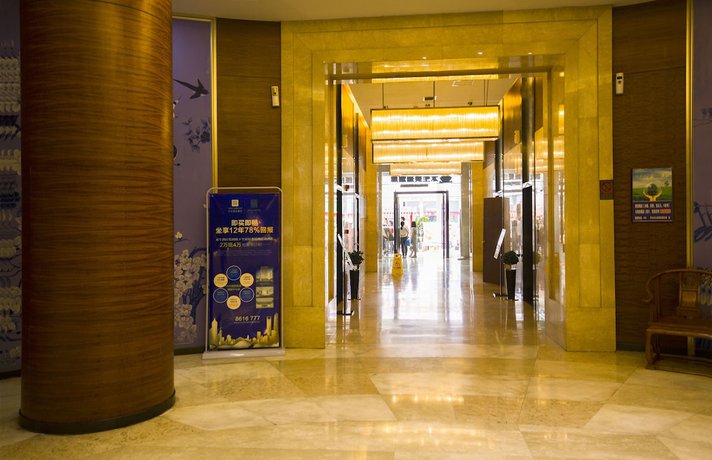 Imagen de los interiores del Hotel The Posh Hotel. Foto 16