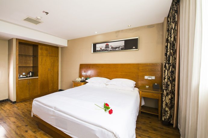 Imagen de la habitación del Hotel The Posh Hotel. Foto 8