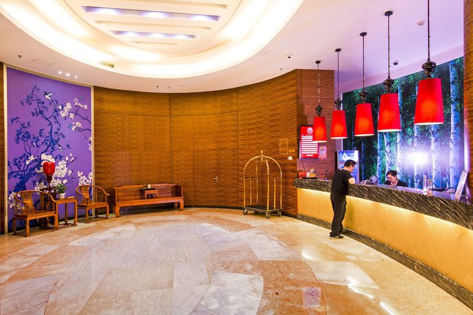 Imagen de los interiores del Hotel The Posh Hotel. Foto 18