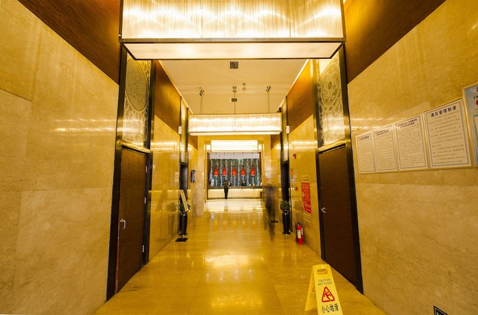 Imagen de los interiores del Hotel The Posh Hotel. Foto 19