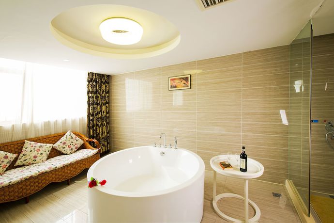 Imagen de la habitación del Hotel The Posh Hotel. Foto 13