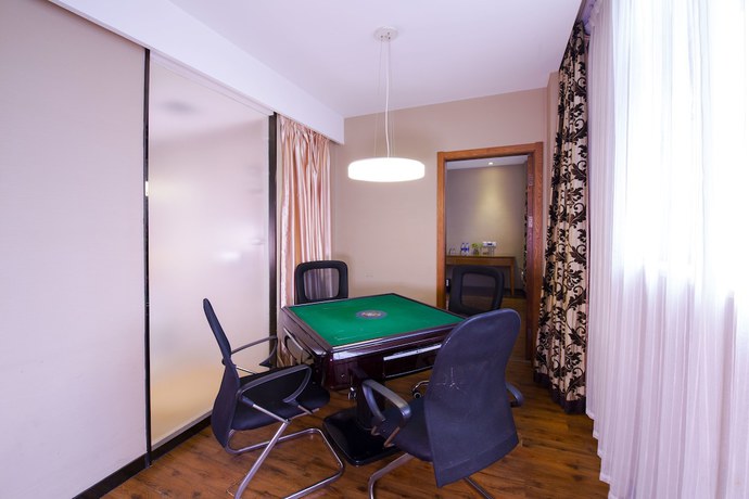 Imagen de la habitación del Hotel The Posh Hotel. Foto 15