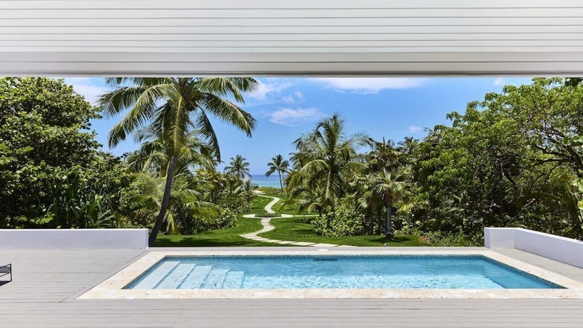 Imagen de la piscina del Hotel The Potlatch Club. Foto 16