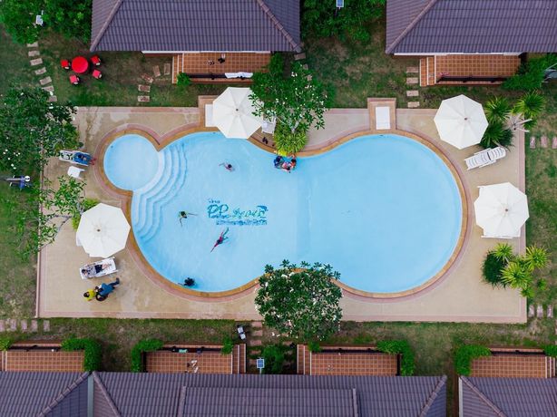 Imagen de la piscina del Hotel The Pp.beach Thasala. Foto 16