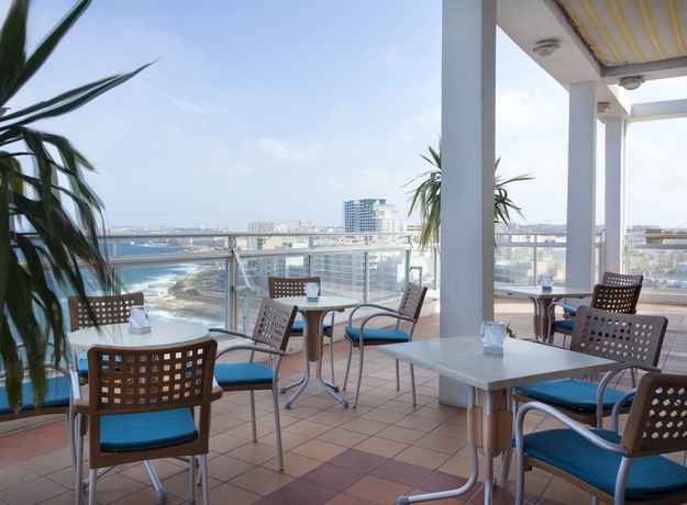 Imagen del bar/restaurante del Hotel The Preluna. Foto 3