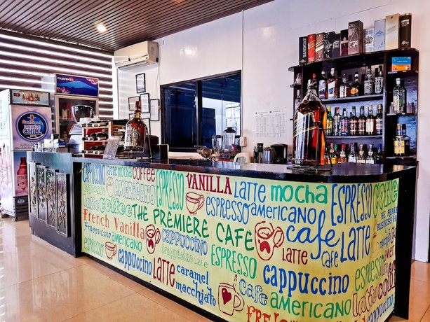 Imagen del bar/restaurante del Hotel The Premiere Business. Foto 5