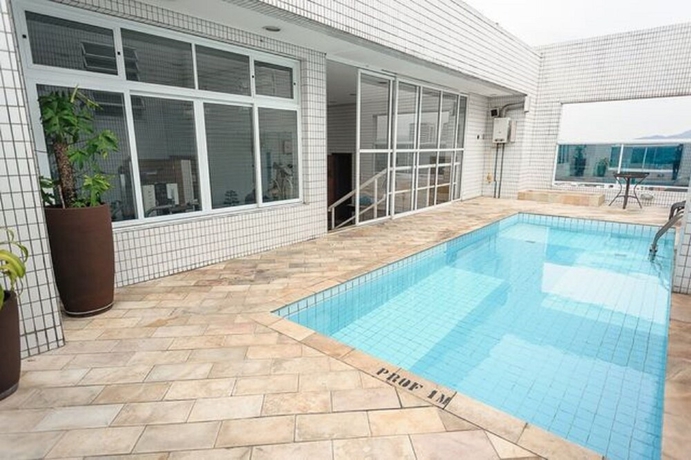Imagen de la piscina del Hotel The Premium. Foto 18