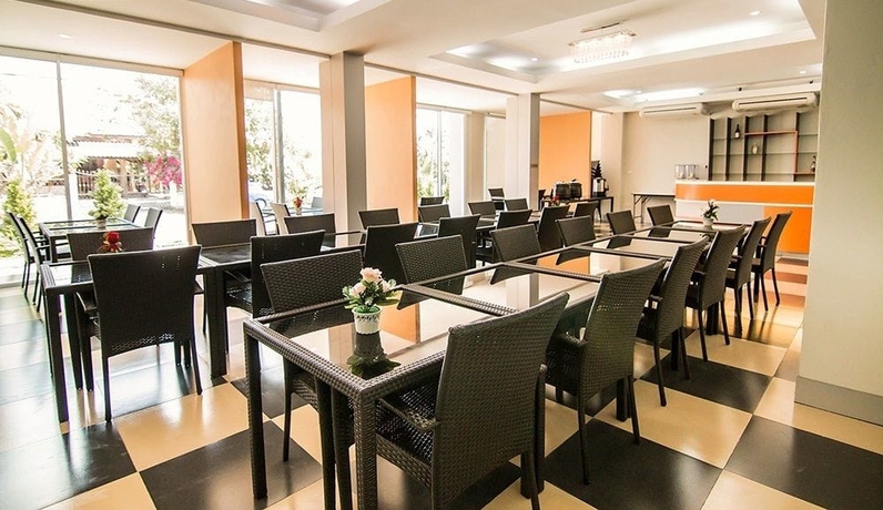 Imagen del bar/restaurante del Hotel The Premium Residence. Foto 2