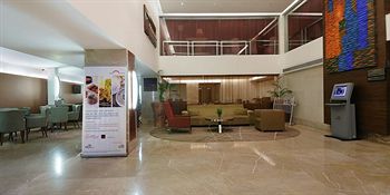 Imagen de los interiores del Hotel The Pride Chennai. Foto 11