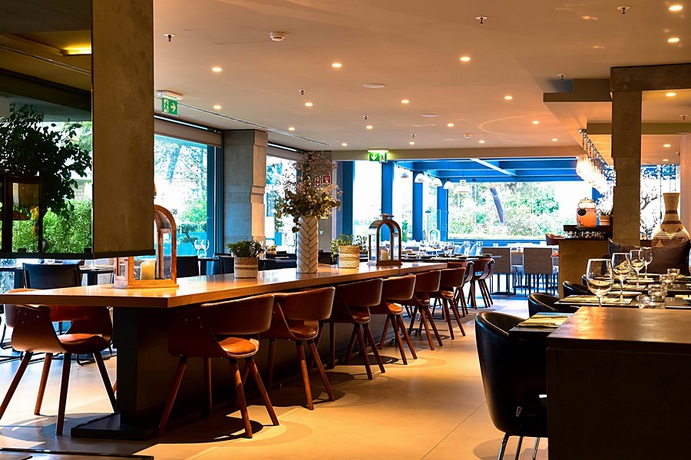 Imagen del bar/restaurante del Hotel The Prime Energize. Foto 2