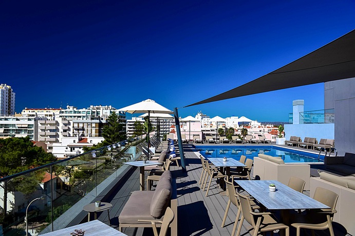 Imagen de la piscina del Hotel The Prime Energize. Foto 13