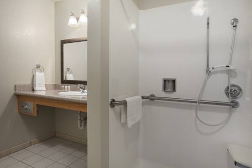 Imagen de la habitación del Hotel The Prime Suites, Vallejo - Napa Valley and Six Flags Discovery Kingdom. Foto 12