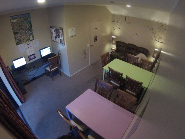 Imagen de los interiores del Hotel The Prince Albert Backpackers and Bar. Foto 13