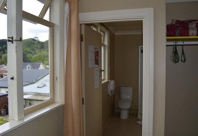 Imagen de la habitación del Hotel The Prince Albert Backpackers and Bar. Foto 10