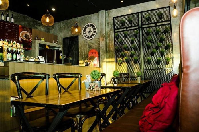 Imagen del bar/restaurante del Hotel The Prince, Ban Lao Ya. Foto 4