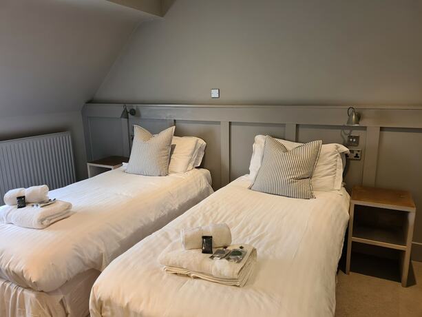 Imagen de la habitación del Hotel The Priory Inn. Foto 13