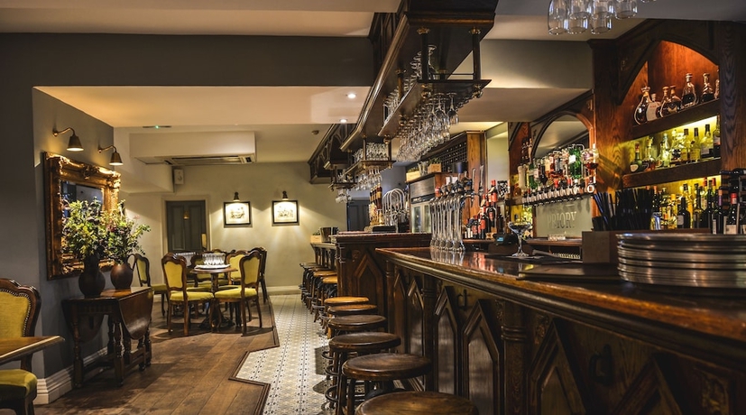 Imagen del bar/restaurante del Hotel The Priory and Restaurant. Foto 5