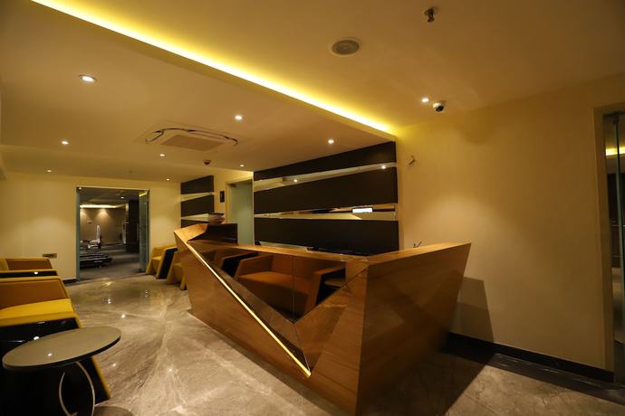 Imagen de la piscina del Hotel The Pristine Kanpur. Foto 20