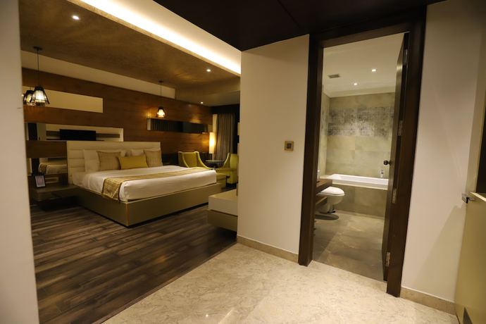 Imagen de la habitación del Hotel The Pristine Kanpur. Foto 14