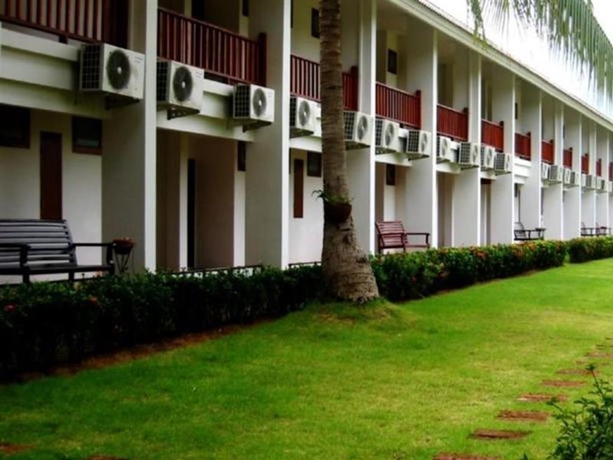 Imagen general del Hotel The Privacy Beach Resort and Spa. Foto 7