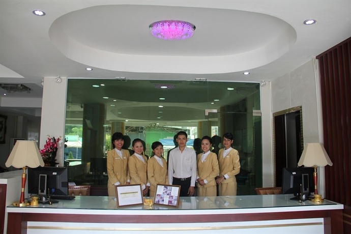 Imagen de los interiores del Hotel The Privi Suites. Foto 15