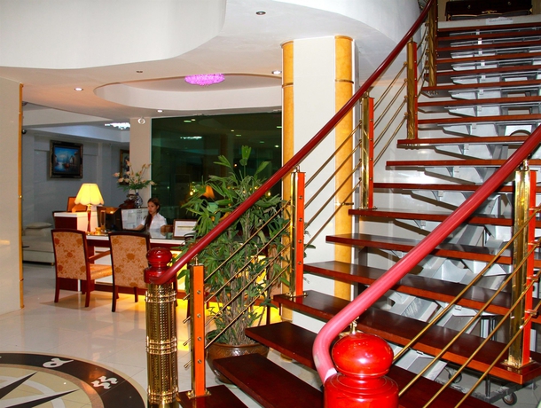 Imagen de los interiores del Hotel The Privi Suites. Foto 16