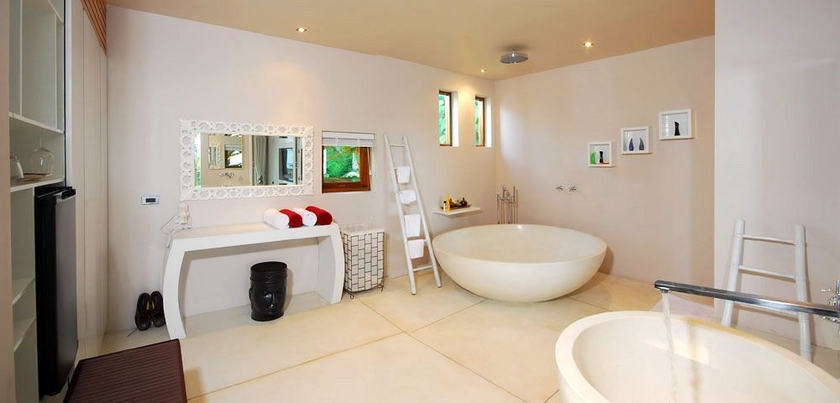 Imagen de la habitación del Hotel The Privilege Ezra Beach Club. Foto 3