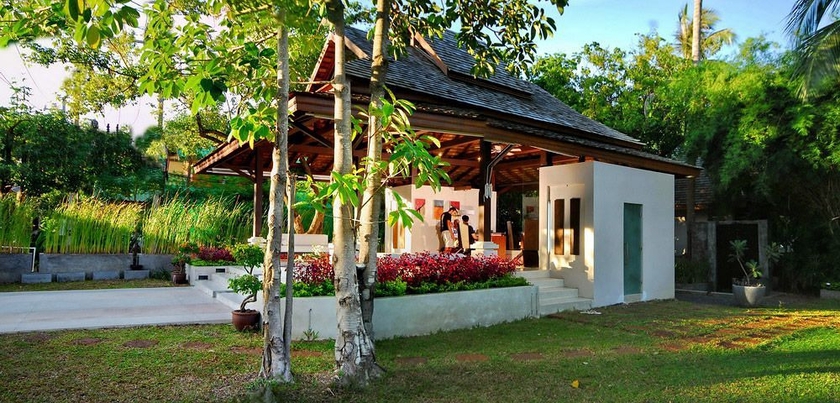 Imagen de los exteriores del Hotel The Privilege Ezra Beach Club. Foto 11