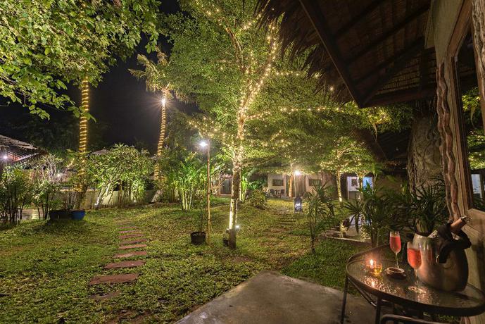 Imagen general del Hotel The Privilege Hotel Ezra Beach Villas. Foto 2