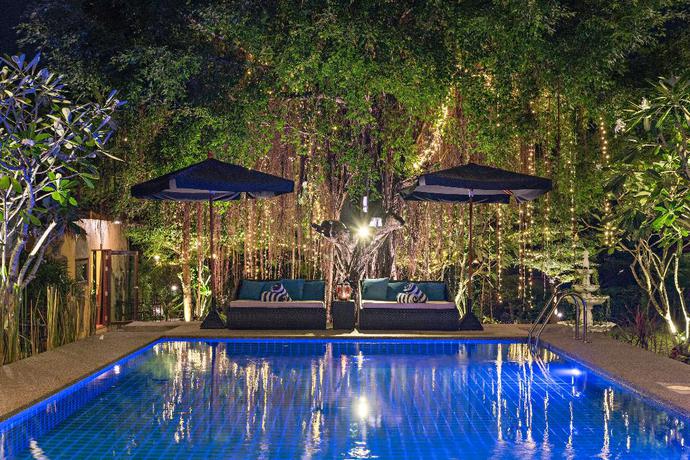 Imagen de la piscina del Hotel The Privilege Hotel Ezra Beach Villas. Foto 9