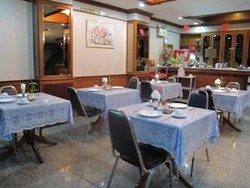 Imagen del bar/restaurante del Hotel The Promenade. Foto 1