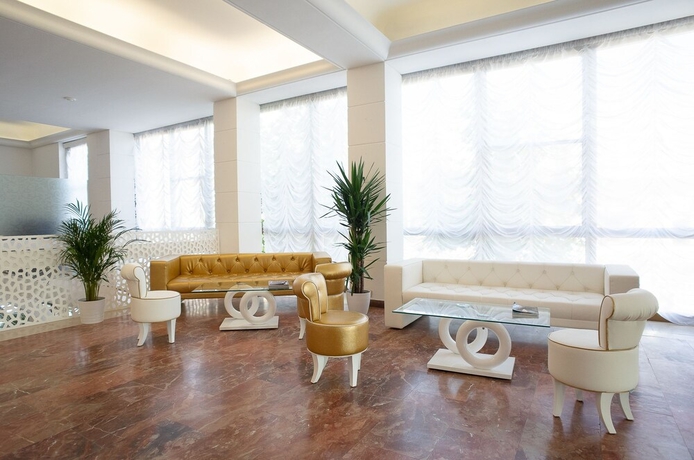 Imagen del bar/restaurante del Hotel The Promenade Luxury Wellness. Foto 2