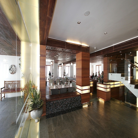 Imagen de los interiores del Hotel The Promenade Pondicherry. Foto 12