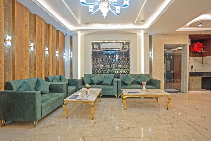 Imagen de los interiores del Hotel The Prominence Restaurant and Bar. Foto 11