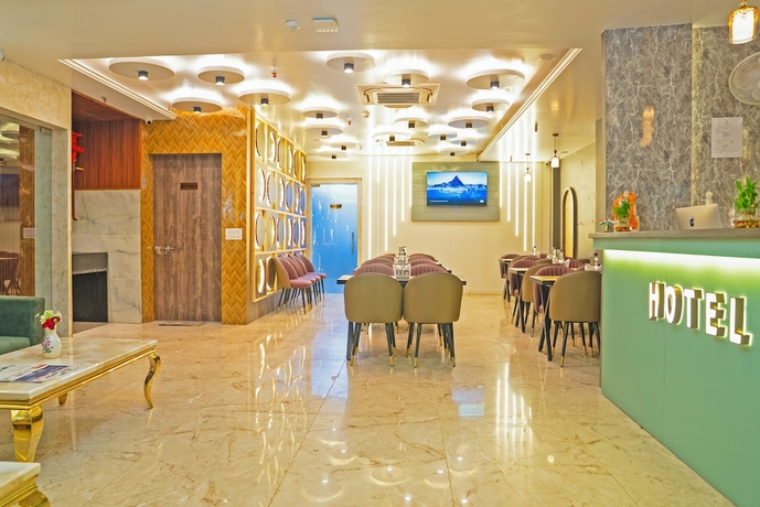 Imagen de los interiores del Hotel The Prominence Restaurant and Bar. Foto 16