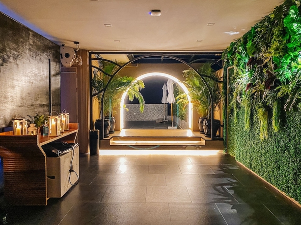 Imagen de los interiores del Hotel The Proud Rawai. Foto 15