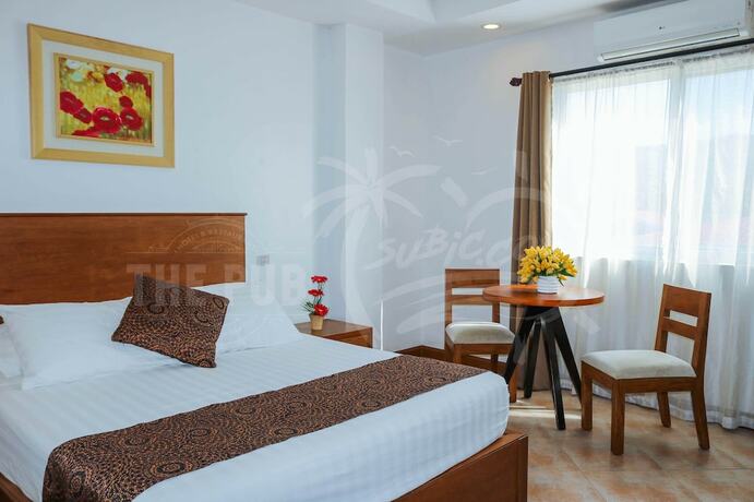 Imagen general del Hotel The Pub, Subic. Foto 1