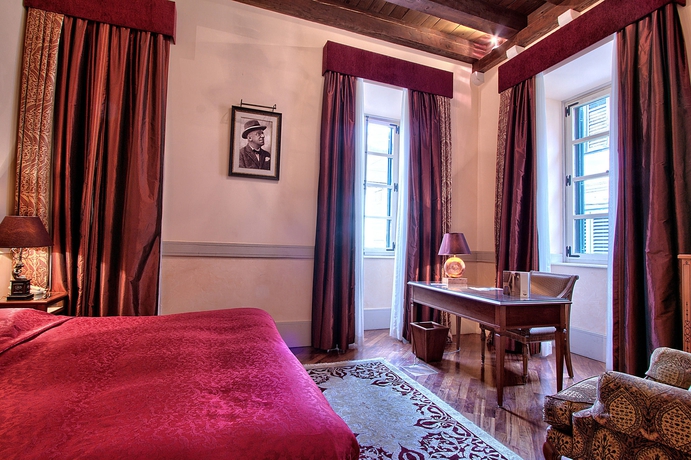 Imagen de la habitación del Hotel The Pucic Palace. Foto 4