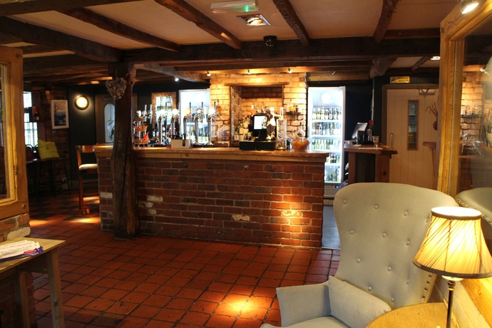 Imagen del bar/restaurante del Hotel The Punchbowl Lapworth. Foto 4