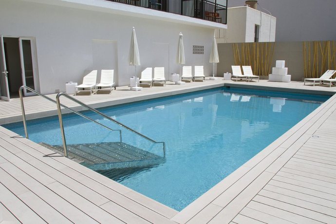 Imagen de la piscina del Hotel The Purple By Ibiza Feeling - Adults Only. Foto 14