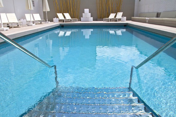 Imagen de la piscina del Hotel The Purple By Ibiza Feeling - Adults Only. Foto 15