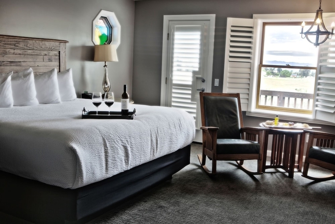 Imagen de la habitación del Hotel The Purple Orchid Wine Country Resort and Spa. Foto 4